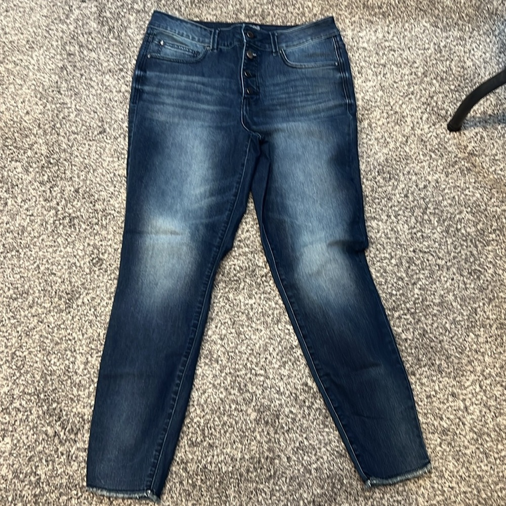 #145. 4/$32 Maurice’s size 14 skinny jeans.